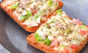 Мини-пицца на батоне на сковороде и в духовке: 5 шикарных рецептов
